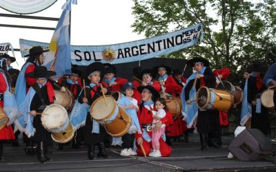 MERLENSES DISFRUTARON DE LA MARCHA DE LOS BOMBOS