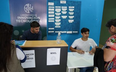 CURSOS TECNOLÓGICOS GRATUITOS PARA LOS VECINOS