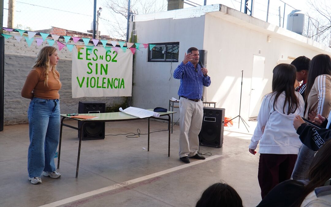 ALUMNOS DE MERLO PROMUEVEN “ESCUELAS SIN VIOLENCIA”
