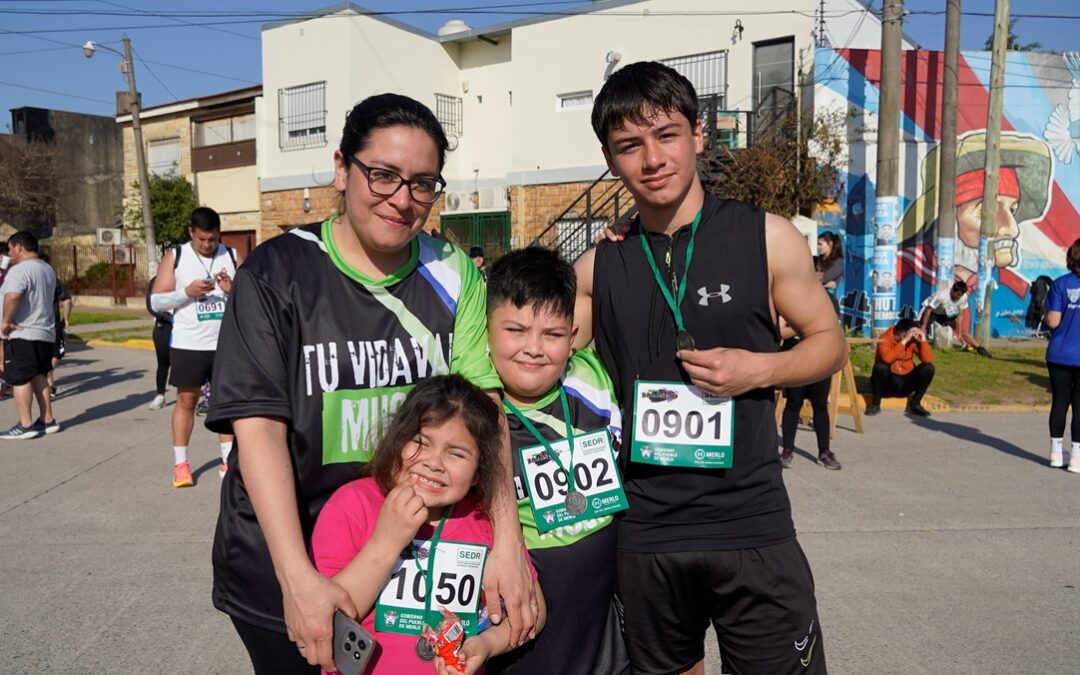 CARRERA BARRIAL SOLIDARIA EN MERLO NORTE