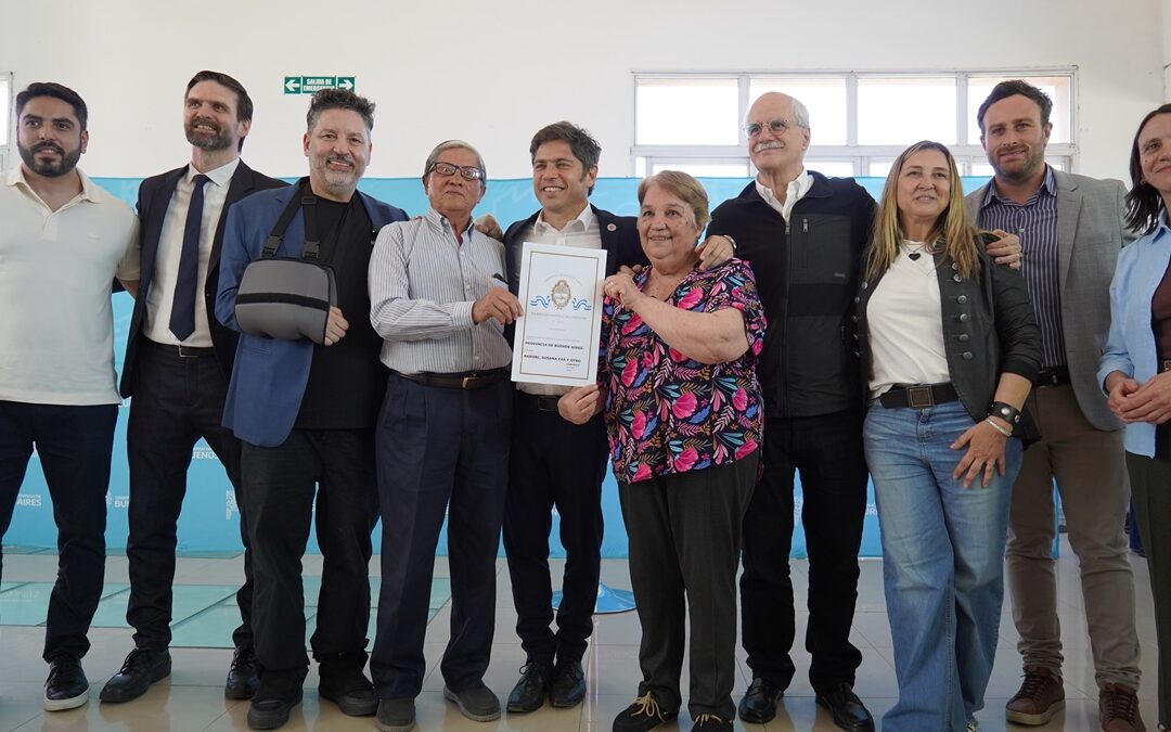 MENÉNDEZ Y KICILLOF SUPERVISARON OBRAS Y ENTREGARON ESCRITURAS A VECINOS