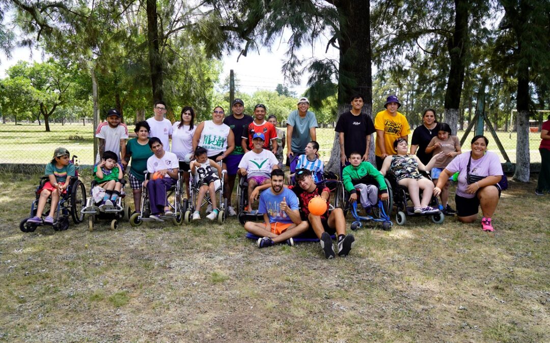 LOS CHICOS DE MERLO INCLUSIVO DISFRUTAN DE LA COLONIA DE VERANO