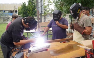 MERLENSES SE CAPACITAN EN ARTES Y OFICIOS