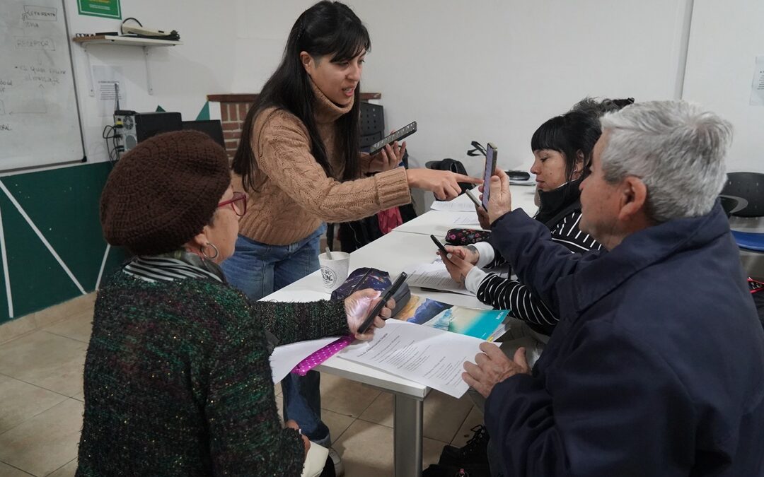TALLER TECNOLÓGICO PARA LOS ABUELOS DE MERLO