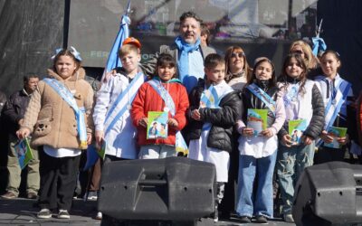 MILES DE ESTUDIANTES PROMETIERON LEALTAD A LA BANDERA