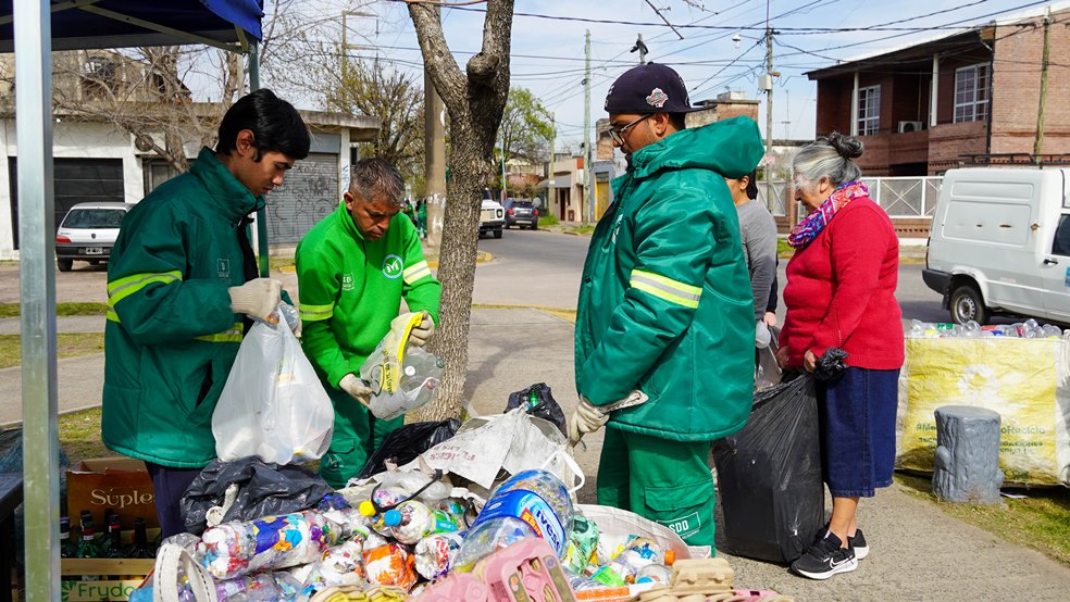 tu barrio recicla en merlo norte 3