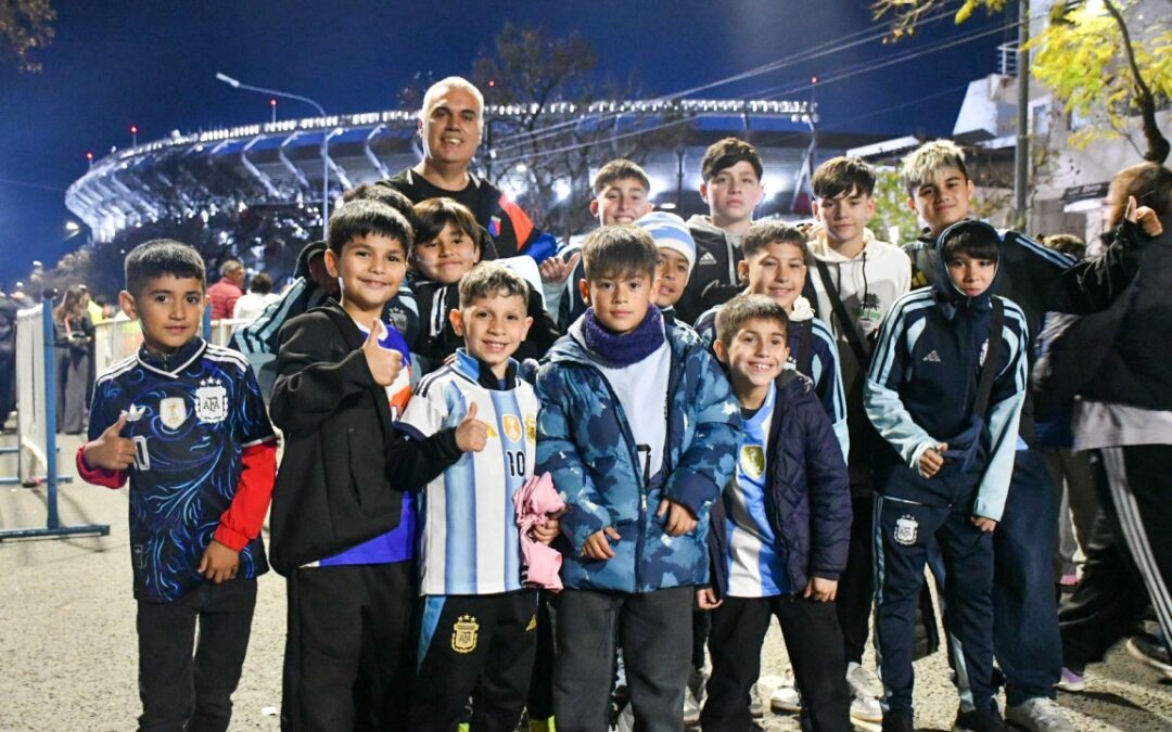 CHICOS DE MERLO ALENTARON A LA SELECCIÓN ARGENTINA