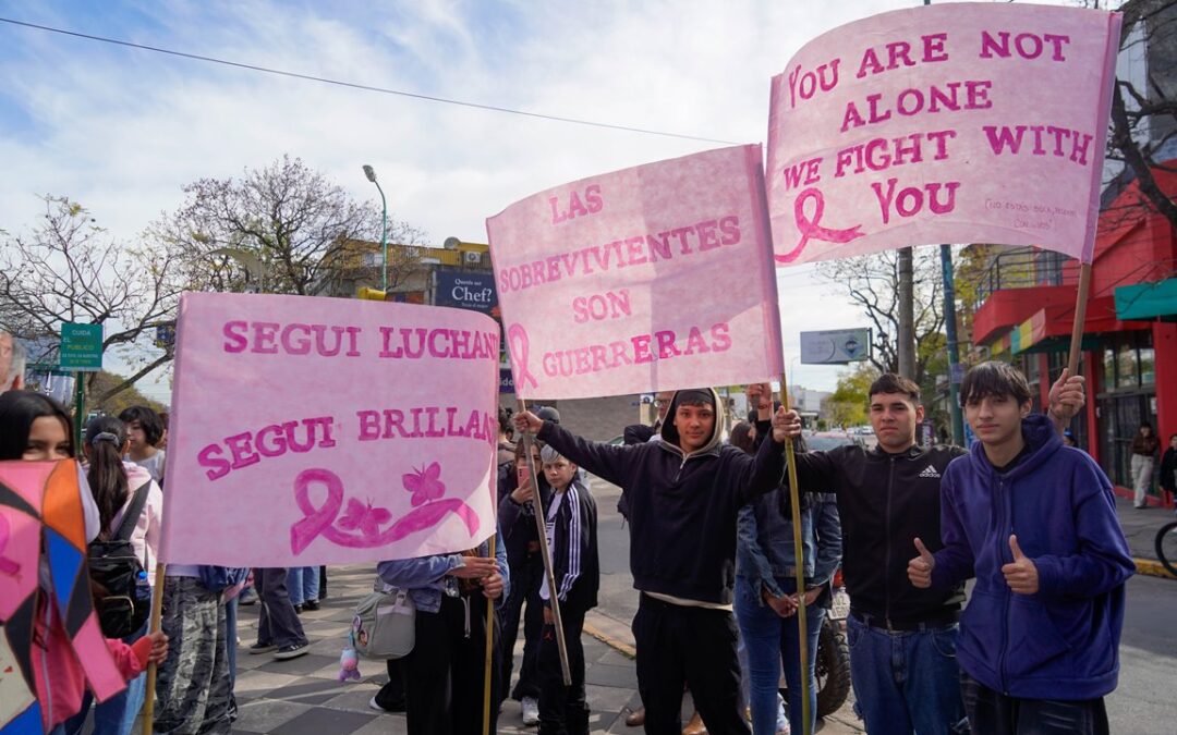 LA COMUNIDAD EDUCATIVA DE MERLO SE SUMA A OCTUBRE ROSA
